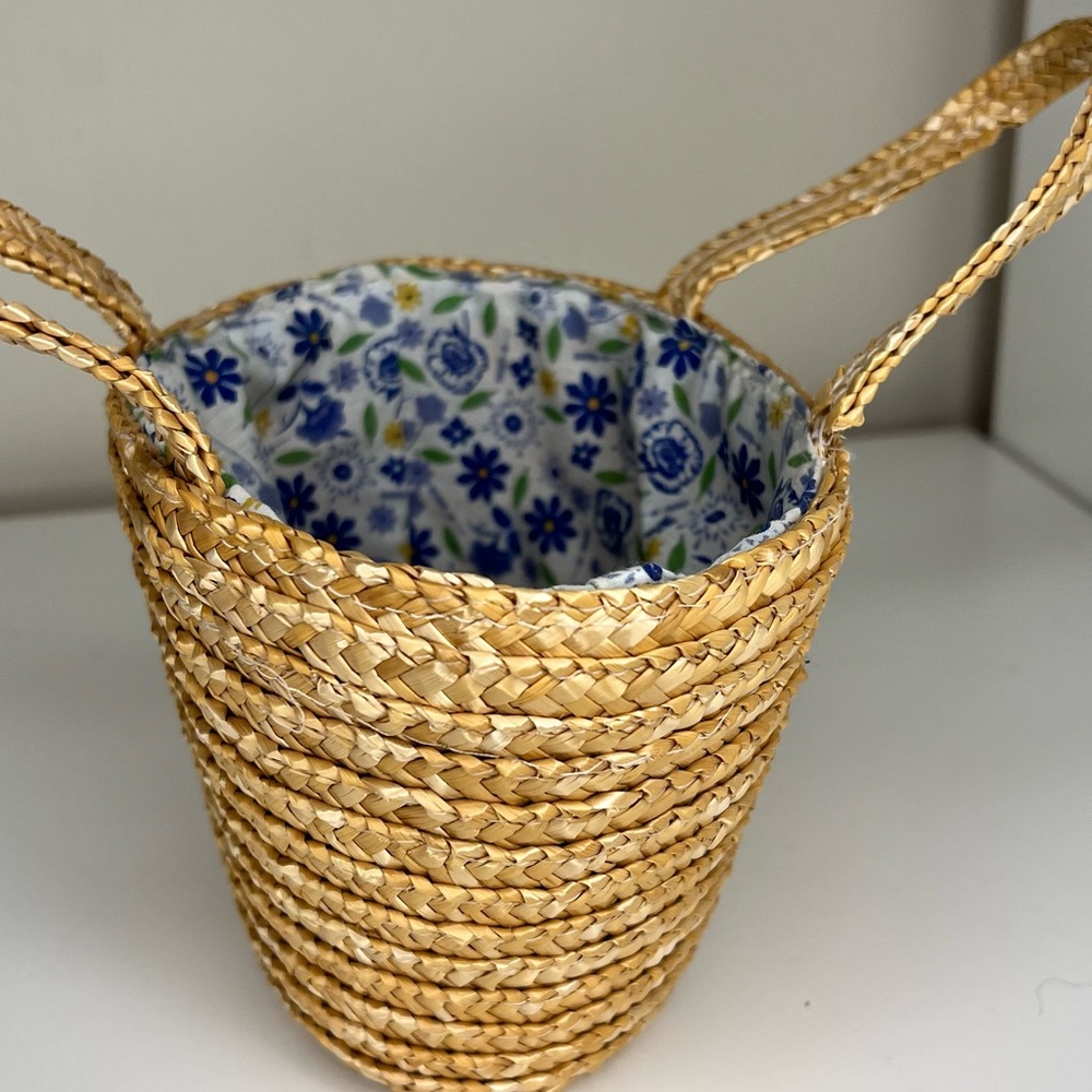 Cute Minu Woven Basket Bag View 4
